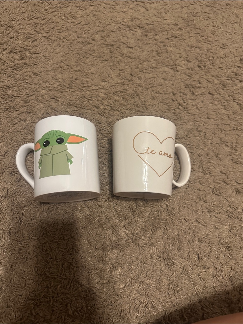 Set of 2 White Ceramic Mugs